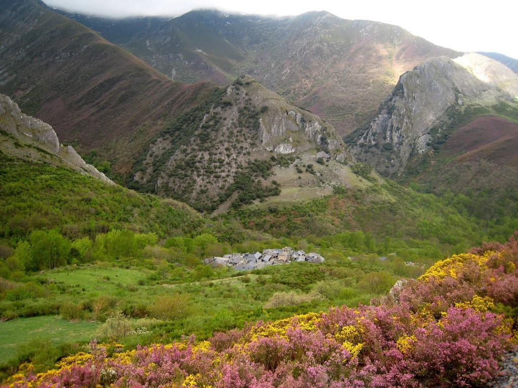 Pensjonat Casa De Abril 1 San Cristobal de Valdueza Zewnętrze zdjęcie